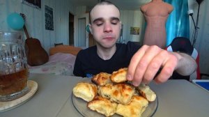 МУКБАНГ МЯСО ЗАПЕЧЕННОЕ С ОВОЩАМИ / ПИРОЖКИ С ЛУКОМ И ЯЙЦОМ / ОБЖОР / EATING Mukbang ASMR АСМР