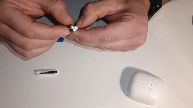 JBL 220 tws disassembly wymiana baterii w słuchawce смотреть онлайн