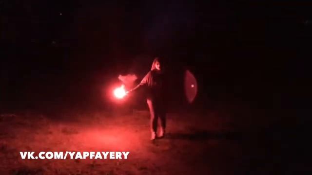 Японский фальшфейер красного огня. Время горения 6-7 минут смотреть онлайн