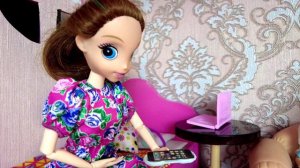 БОЛЬШАЯ ПЕРЕСТАНОВКА🤣🤣🤣 Катя и Макс веселая семейка! ЖИВЫЕ Куклы Барби истории Даринелка ТВ