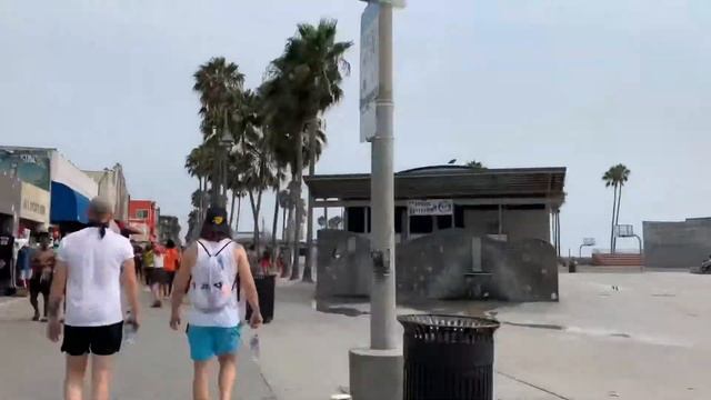 19 секунд прогулки по Venice Beach в Лос Анджелесе смотреть онлайн