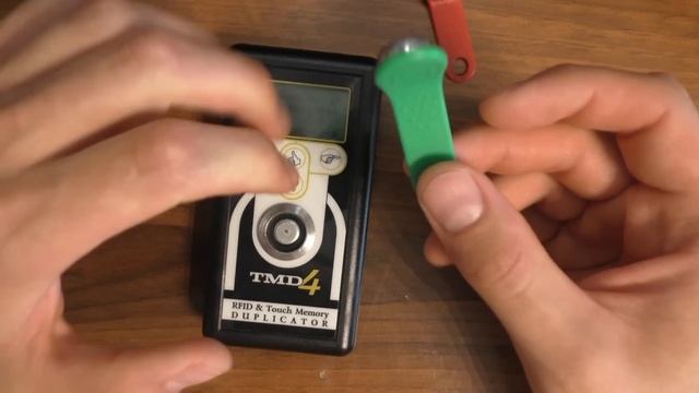 УНИВЕРСАЛЬНЫЕ КЛЮЧИ ОТ ДОМОФОНОВ "В ПОДЪЕЗДЫ ПО ЗЕЛЕНОЙ!!!" смотреть онлайн