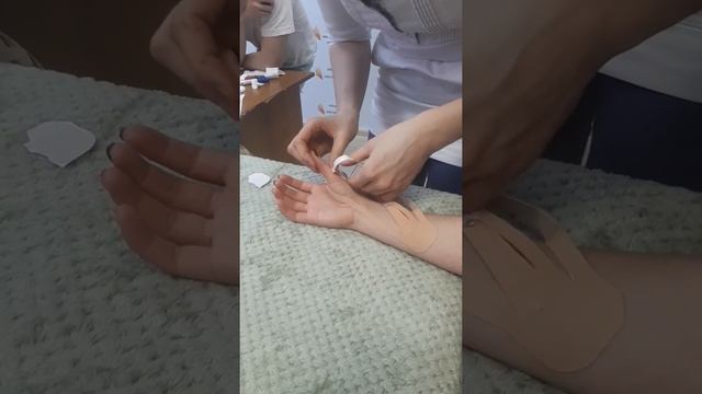 Кинезиотейпирование. Базовый уровень. Лимфодренаж. смотреть онлайн
