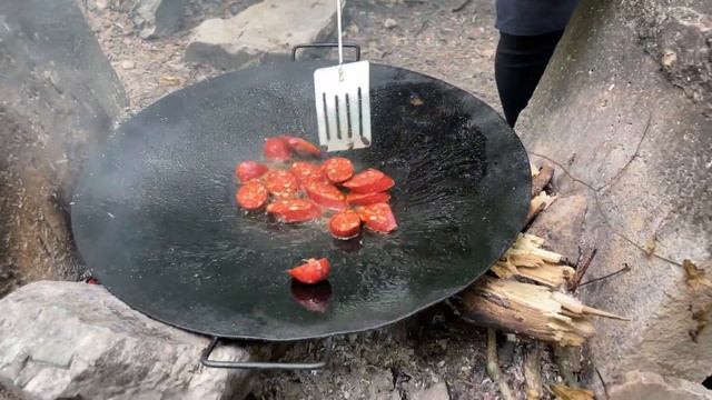 Запекаем курицу на САДЖЕ! Tabaka chicken! Свиная грудинка запечённая в углях! смотреть онлайн