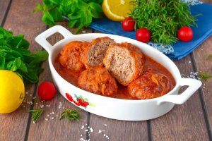 КАК ПРИГОТОВИТЬ КОТЛЕТЫ С ТОМАТНОЙ ПОДЛИВКОЙ В ДУХОВКЕ