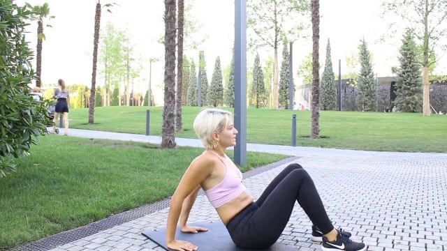 Тренировка 21 Часть 1 на Жиросжигание от Буряковой Анны смотреть онлайн