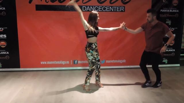 Maria Mariquilla & Cristian Valdivia - Bachata Workshop @ Muevete 2017 смотреть онлайн