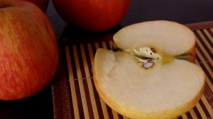 Очень вкусные ЯБЛОКИ сорта  «ФУДЖИ» (Fuji).Входят в тройку наиболее популярных сортов .