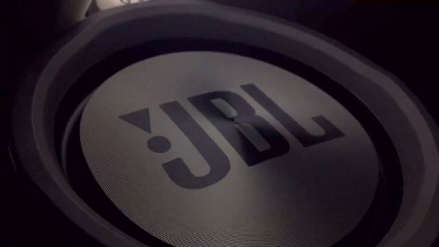 JBL XTREME Bass Test On 60% смотреть онлайн