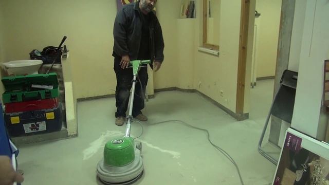 зачем шлифовать пол перед тем, как наклеить ПВХ линолеум. смотреть онлайн