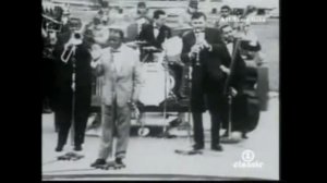 Луи Армстронг - Какой удивительный мир.