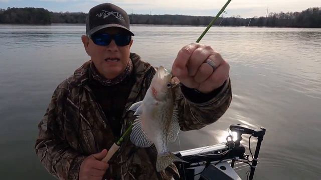 Best way to catch crappie in January 2023/How to catch crappie in winter tips Locations and lures смотреть онлайн