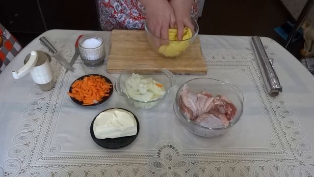 Курочка с картошкой в фольге смотреть онлайн