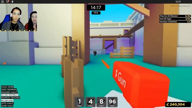 Roblox *PRO* Teaches Roblox *NOOB* How To Play | Roblox Big Paintball + Book of Monsters смотреть онлайн