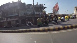 Индия. Удивительный Ахмедабад. Мечети, колодец и уличная суматоха.