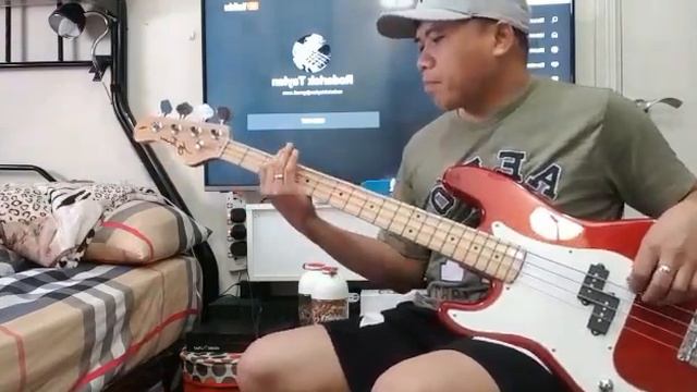 R.E.M. Losing My Religion Bass cover смотреть онлайн