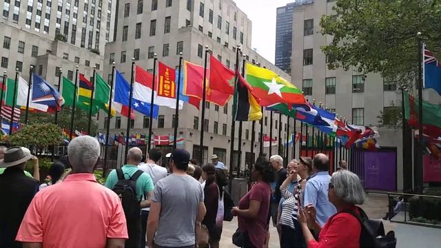 KOG RockeFeller Center Guided Flags of All Nations смотреть онлайн
