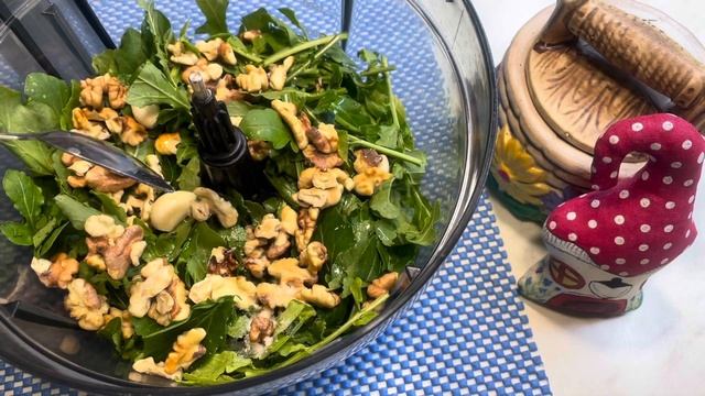 Песто из рукколы. ВКУСНЕЙШИЙ соус! Просто и вкусно! смотреть онлайн