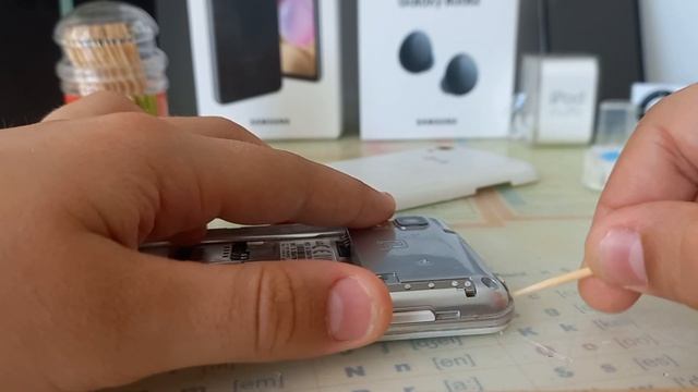 Как правильно чистить телефон или плохо работает динамик и микрофон смотреть онлайн