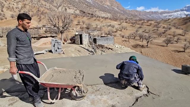 Documentary about the nomadic family. Khosrow's helping his mother смотреть онлайн