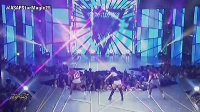 Maja performs "Twerk It Like Miley" смотреть онлайн