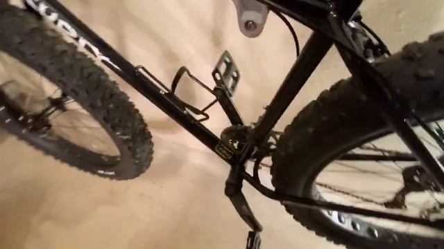 Surly Ice Cream Truck VS Pugsley | FIGHT! | Fat Bike VS Fat Bike смотреть онлайн