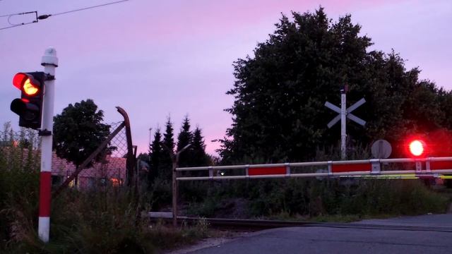 Samsung HMX-W200 dim light test смотреть онлайн