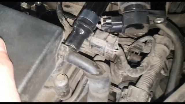 Киа с пробегом 514000км. Замеры компрессии в цилиндрах, замена свечей зажигания. смотреть онлайн