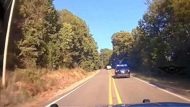 Car FLIPPED Several Times after the Pit Maneuver. High Speed Police Chases. смотреть онлайн