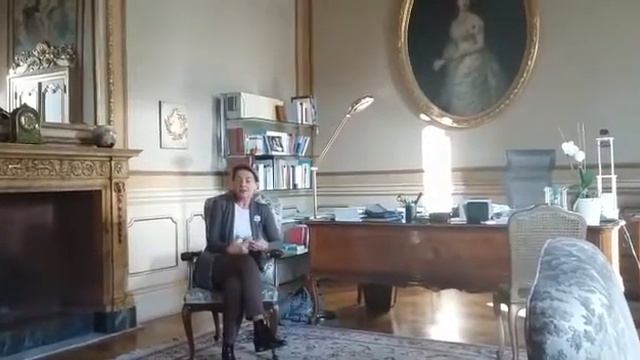 In 100 secondi le sentenze che ci hanno cambiato la vita. Cognome materno - Daria de Pretis смотреть онлайн