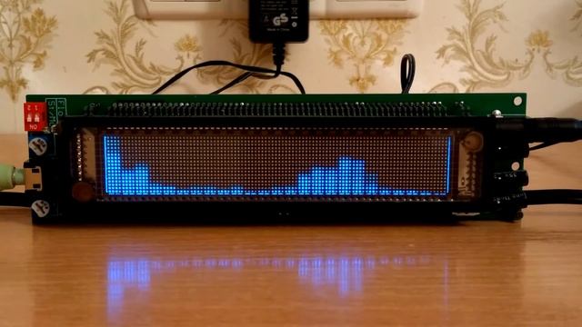 Демонстрация работы индикатора уровня сигнала с VFD дисплеем. смотреть онлайн