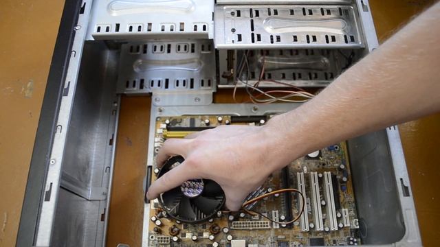 Как собрать компьютер Pentium 4 / How to build a computer смотреть онлайн