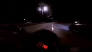 С ветром поднимаешь детка В небо паруса