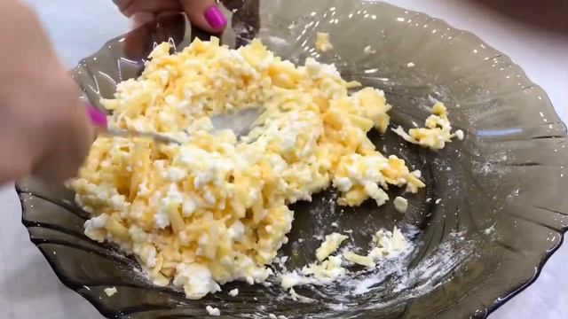 Творожно-сырные лепёшки за 10 минут. Пошаговый рецепт. смотреть онлайн