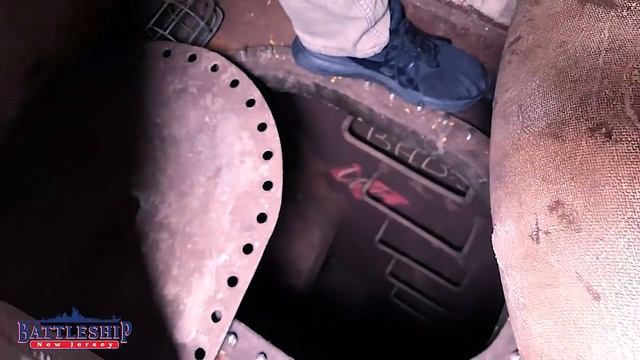 Glory Hole: Berthing, Storage, Armor, and Office Spaces смотреть онлайн