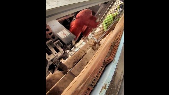 Робот строитель в работе. смотреть онлайн