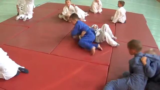 Тренировка по дзюдо: дети 5 - 6 лет. Часть - 2. Centre Judo Kids. Feodosiya смотреть онлайн