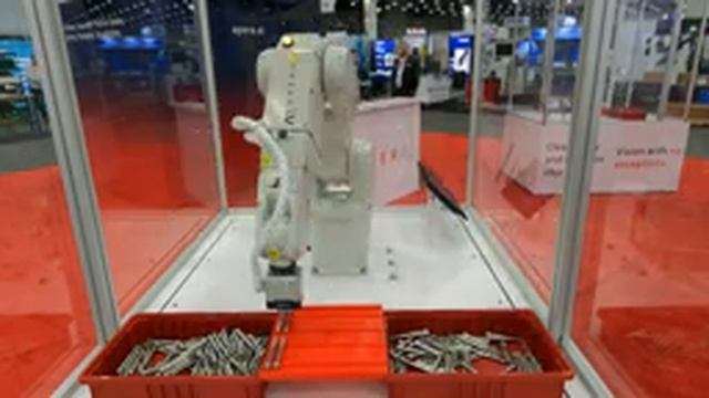 WOW moment! High-speed robotic bolt sorting at Automate 2023 смотреть онлайн