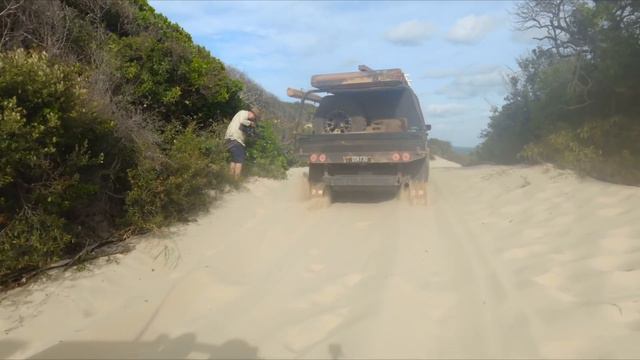 STUCK AT NIGHT IN CAPE YORK! - Track-side Repairs, Insane Recoveries & Killer Campsites! смотреть онлайн