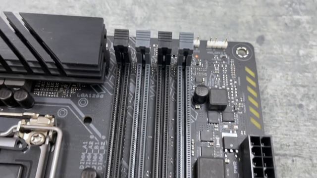 Все секреты чипсета Intel Z590 на платах ASUS с Сергеем Пахомовым. смотреть онлайн