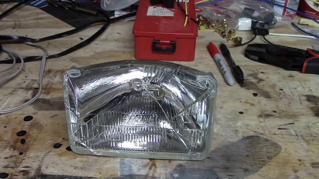 H4656 Headlight Sealed Beam - MAYBE, Maybe not.... смотреть онлайн