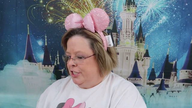 DISNEY Vlogmas 2022 Day 3: Unboxing DISNEY Presents From Secret Santa
