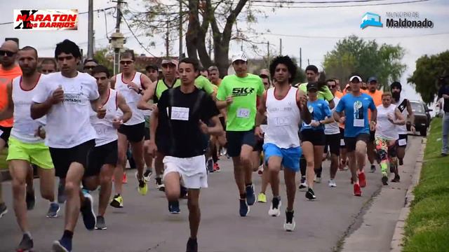 Maratón en Barrio Tassano смотреть онлайн