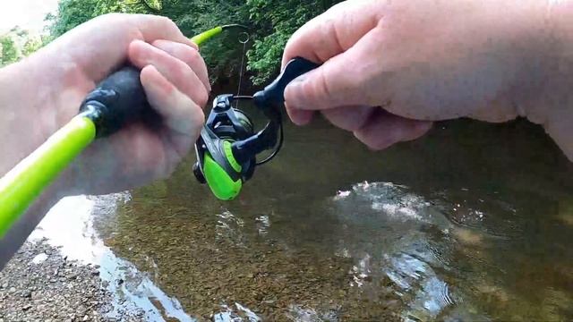 Wading A Beautiful Tennessee Creek With Gulp Minnows смотреть онлайн