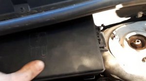 Ford Transit Connect - Fuse Box Location