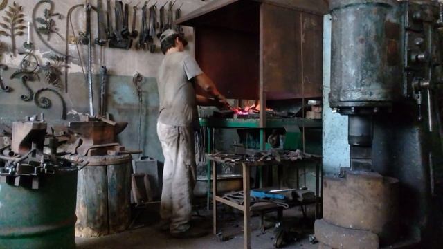 Кованый листик, горячая ковка , обзор матриц смотреть онлайн