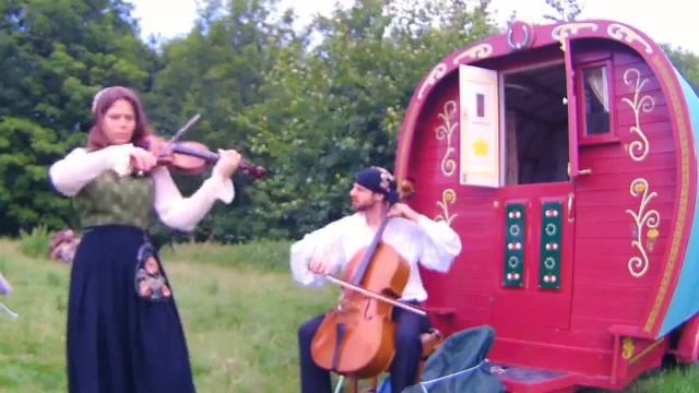 Yablochko (The Little Apple) Violin and Cello смотреть онлайн