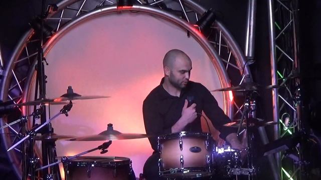 ТАРАС АНДРЕЕВ – барабанщик музыкальной группы «25/17» в Мире Музыка смотреть онлайн