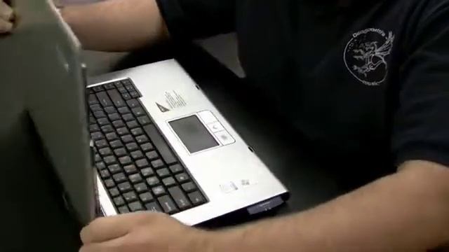 Replace a LCD Cover - Aspire 3610 смотреть онлайн