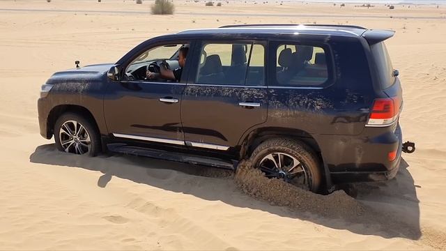 Crawl Control on the 2020 Land Cruiser | Getting Unstuck From Sand | Self Recovery смотреть онлайн